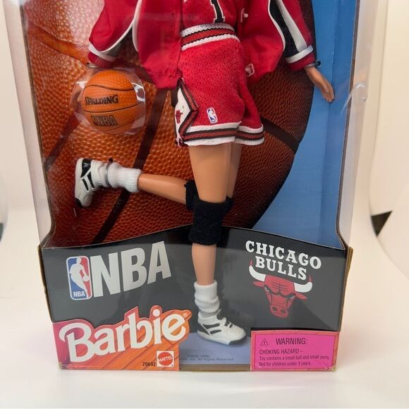 Vintage 1998 NBA Chicago Bulls Basketball Barbie Doll Collectible - Picture 14 of 14